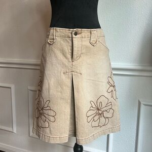 Copper Key Floral Embroidered Beige Skirt, Size 7